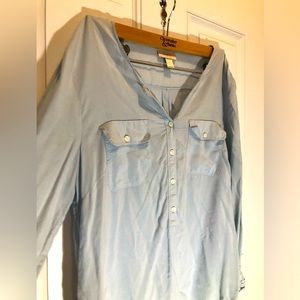 Iight blue LOFT long sleeve button up top with pockets